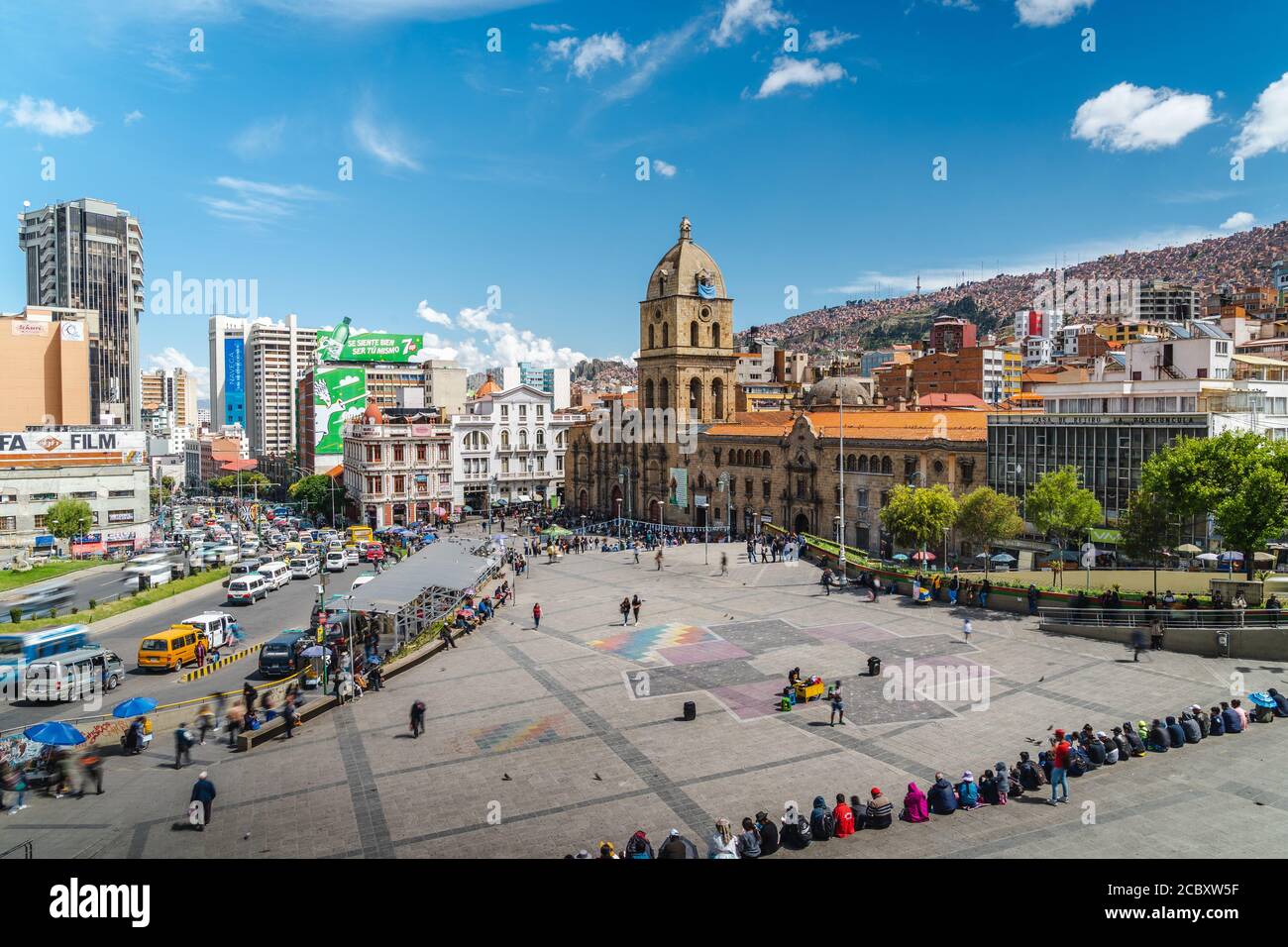 Architektonisches Wahrzeichen San Francisco Kathedrale an der Plaza San Francisco bei Tag in Central La Paz, Bolivien, Südamerika. Stockfoto
