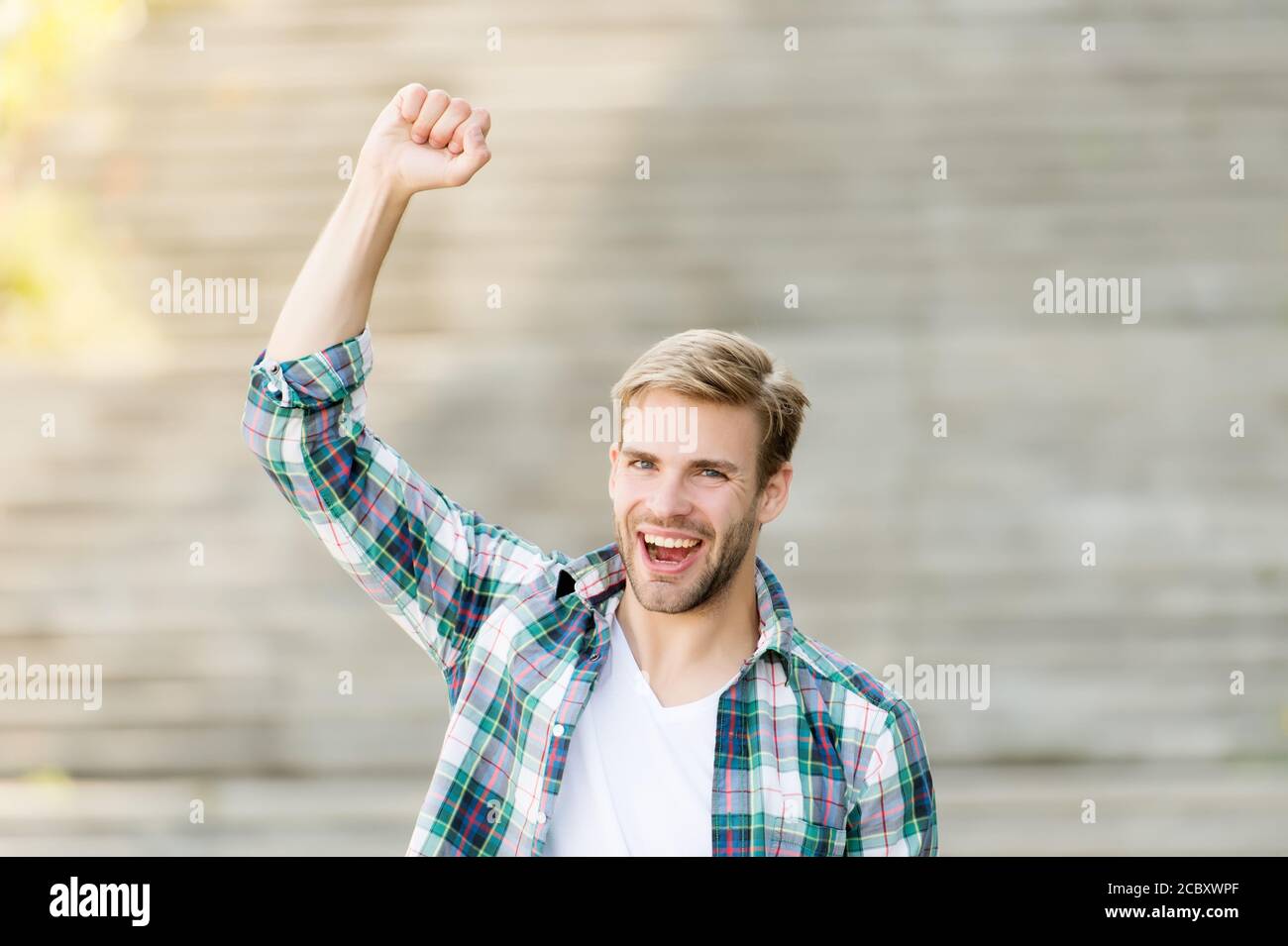 Portrait gut aussehende Mann Casual-Stil, fröhlich Tag Konzept. Stockfoto