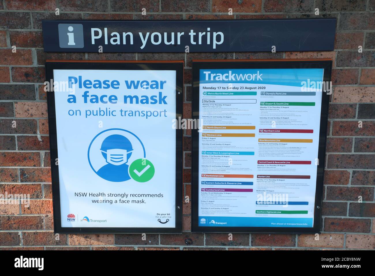 Sydney, Australien. August 2020. In Sydney erscheinen jetzt Schilder, die die Menschen dazu aufsagen, eine Gesichtsmaske zu tragen, obwohl sie nicht durchgesetzt wird. Bild: Schild an der Thornleigh Station. Kredit: Richard Milnes/Alamy Live Nachrichten Stockfoto