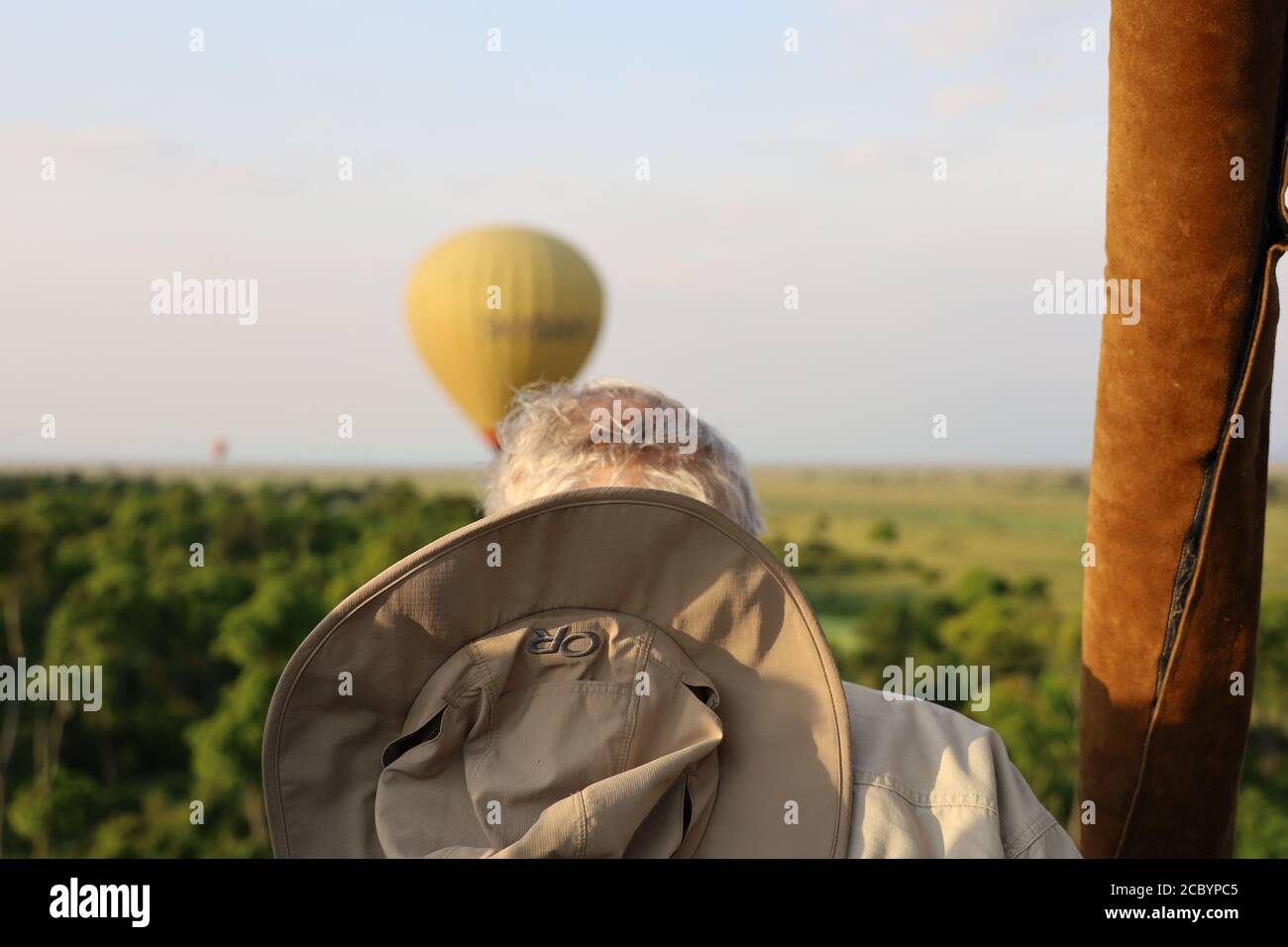 Beeindruckende unvergleichliche Aussicht während einer Ballonfahrt in der Serengeti während eines Safari-Abenteuers in Afrika Stockfoto