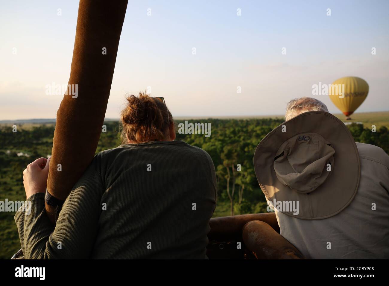 Beeindruckende unvergleichliche Aussicht während einer Ballonfahrt in der Serengeti während eines Safari-Abenteuers in Afrika Stockfoto