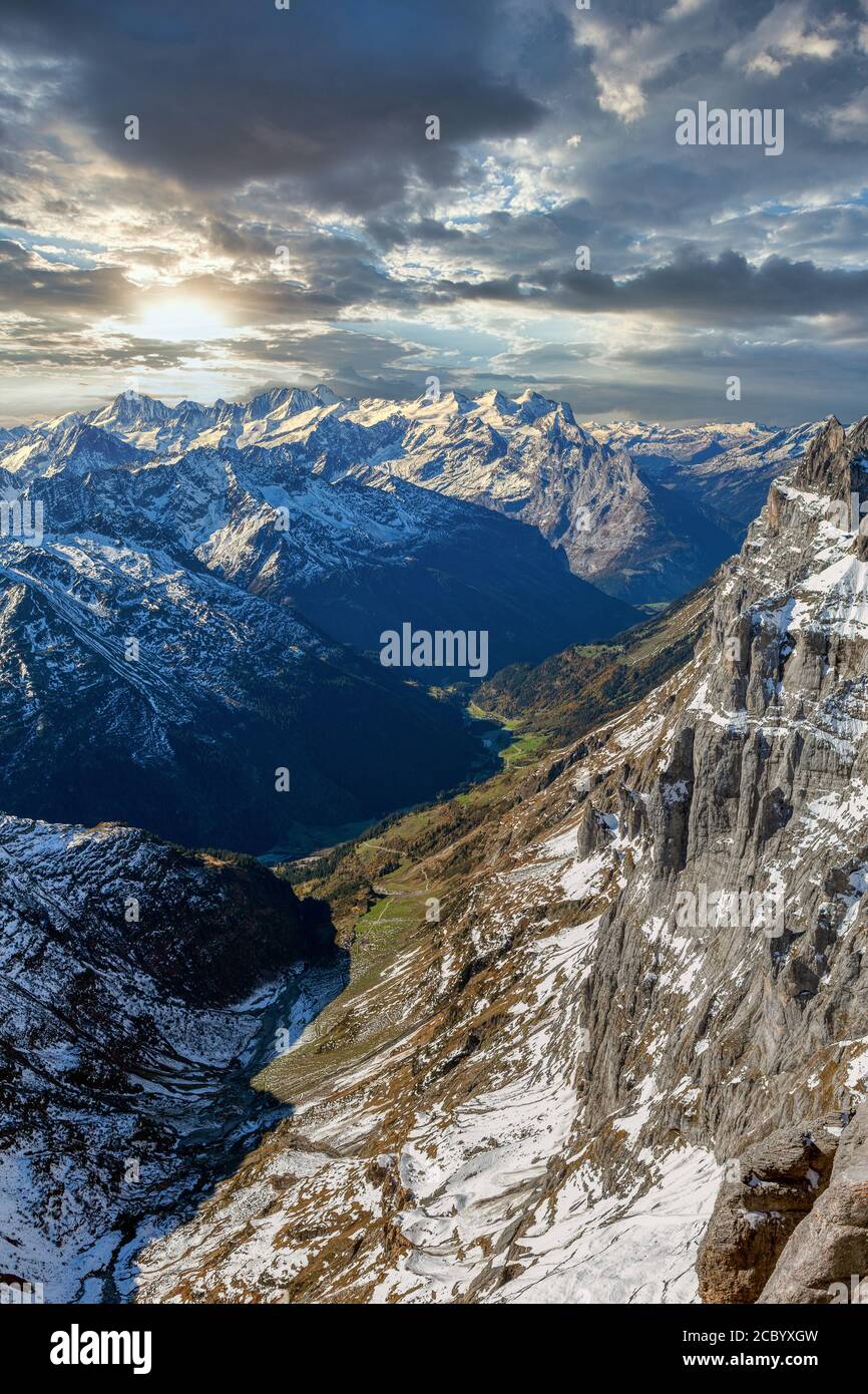 Der tolle und schöne Schneeberg Blick von der Spitze des titlis in  Engellberg, Schweiz Stockfotografie - Alamy
