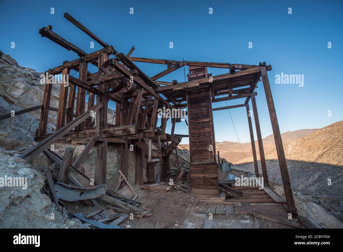 Ein altes Gebäude, das vor langer Zeit von Bergleuten im Death Valley National Park, Kalifornien, hinterlassen wurde. Stockfoto