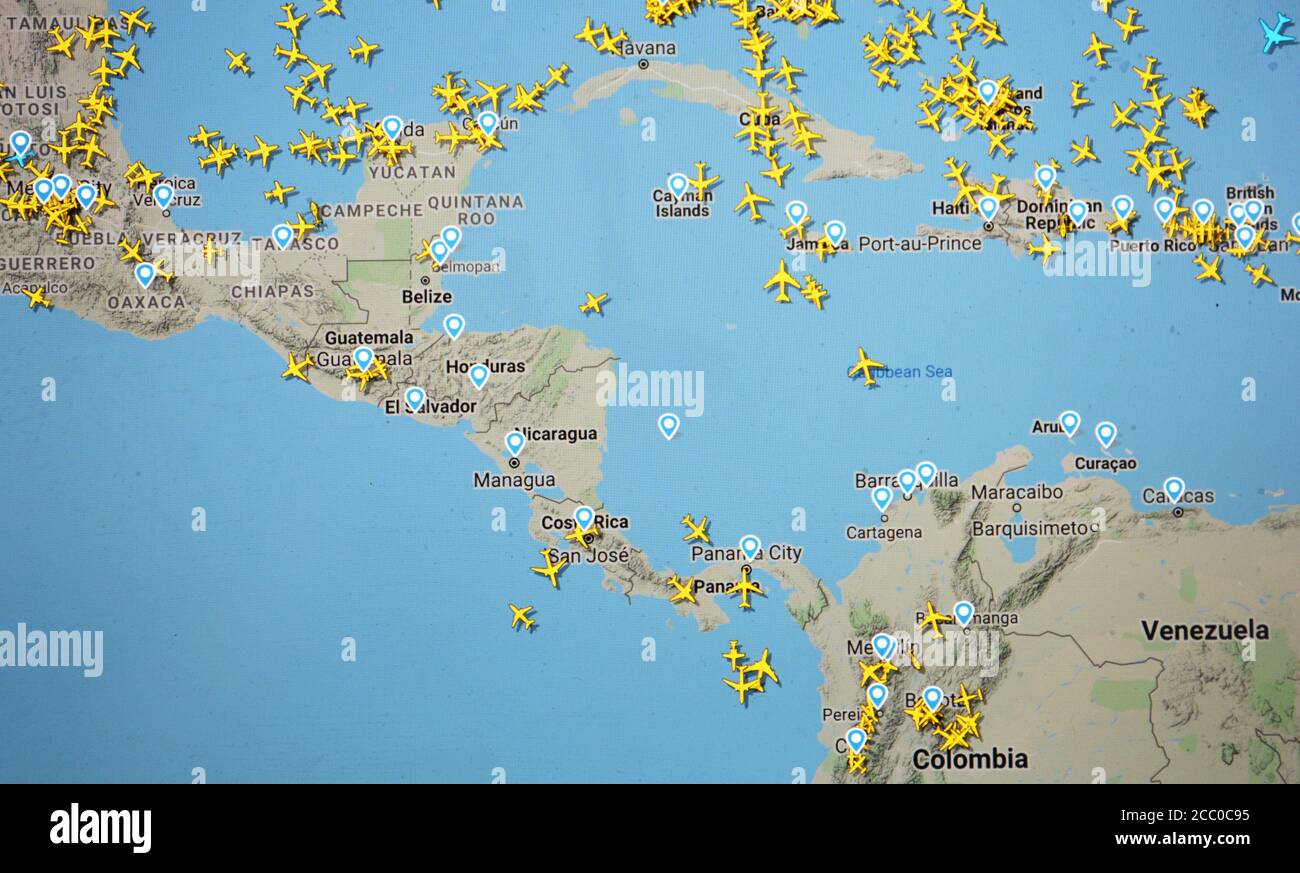 Flugverkehr über Mittelamerika (15. august 2020, UTC 15.37), im Internet mit Flightradar 24-Website, während der Coronavirus-Pandemie Stockfoto