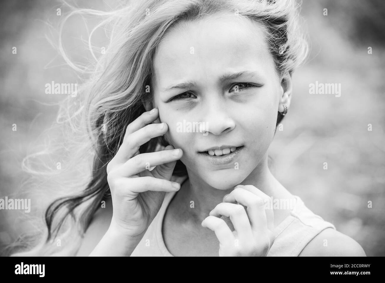 10 jahre alte mädchen Schwarzweiß-Stockfotos und -bilder - Alamy