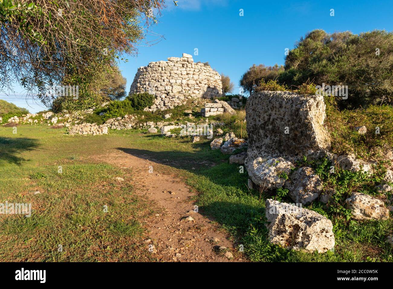 Die talaiotische Siedlung Talati de Dalt auf der Insel Menorca. Baleares, Spanien Stockfoto