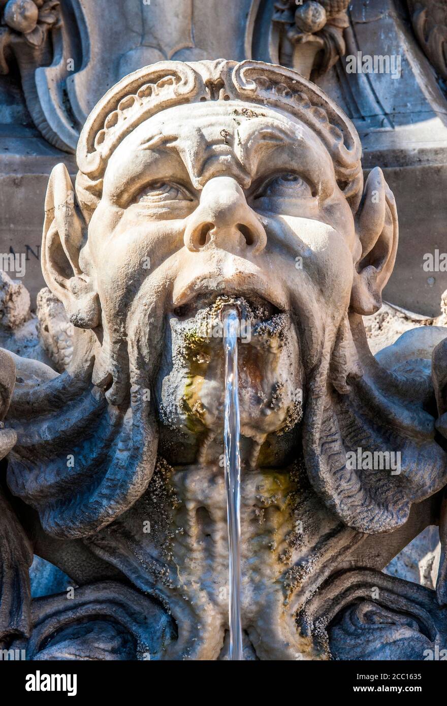 Italien, Rom, Piazza della Rotonda, geformter Kopf des Brunnens Stockfoto