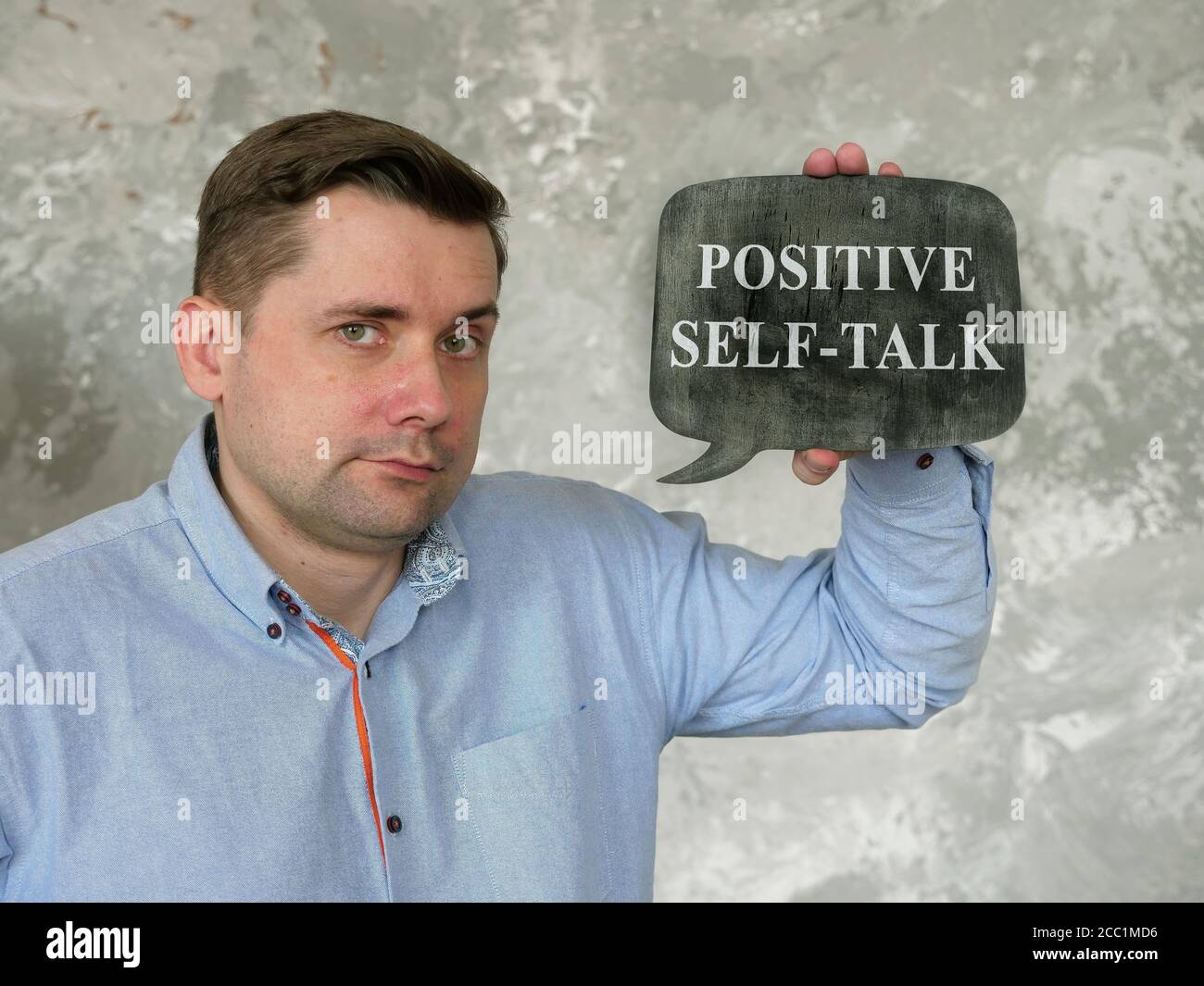 Positive Selbstrede oder Sprechphrase auf der kleinen Tafel. Stockfoto