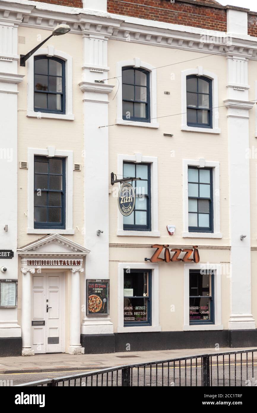 Die geschlossene Zizzi Restaurant in Salisbury "vorsorglich" in Verbindung mit den großen Zwischenfall mit einer Ex-russischen Spion Stockfoto Die geschlossene Zizzi Restaurant in Salisbury "vorsorglich" in Verbindung mit den großen Zwischenfall mit einer Ex-russischen Spion Stockfoto
