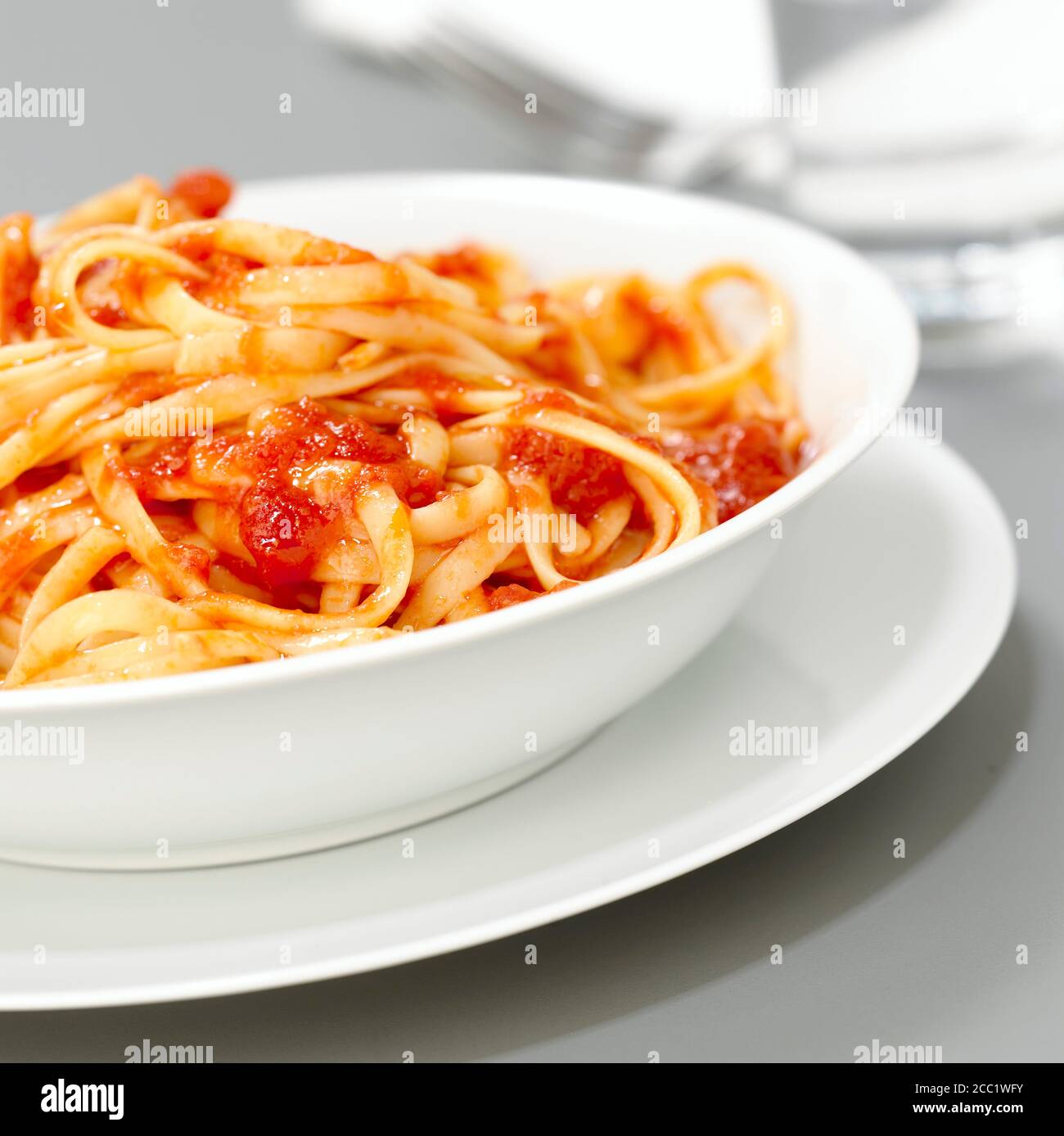 Nudeln mit Tomatensauce, Nahaufnahme Stockfoto