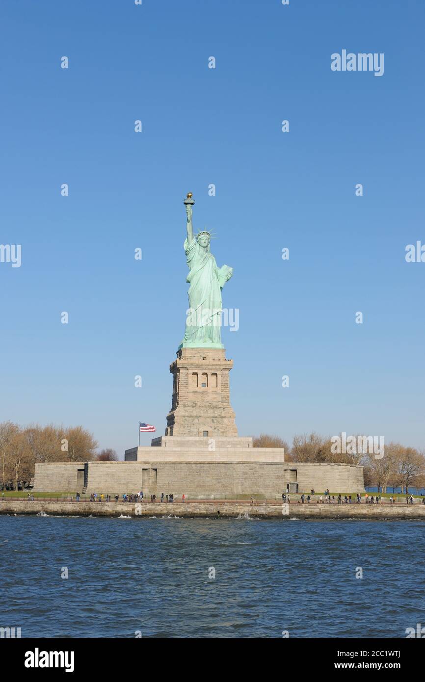 USA, New York State, New York City, Blick auf die Freiheitsstatue auf Liberty Island Stockfoto