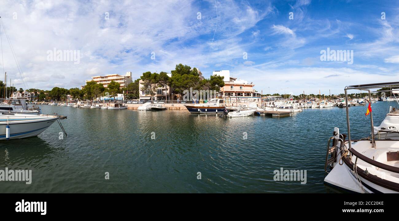 Spanien, Mallorca, Blick auf Boote bei Portopetro Stockfoto