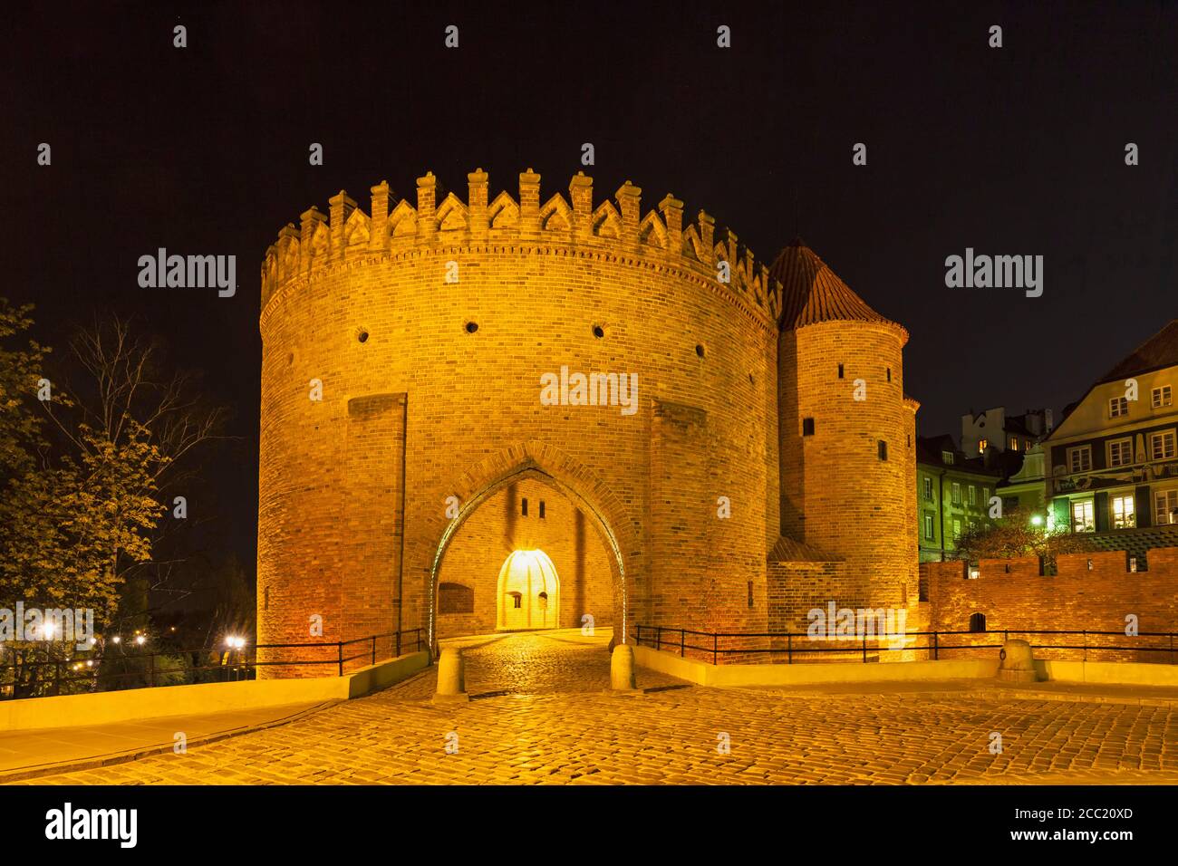 Polen, Warschau, Warschau Barbican in der Nacht Stockfoto