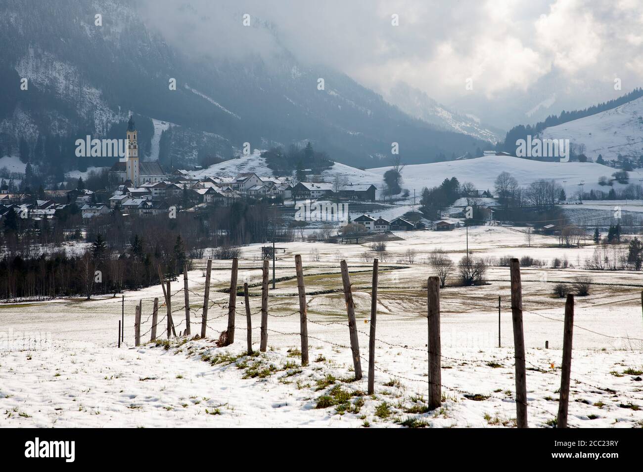Deutschland, Blick auf Landschaft und Berge im winter Stockfoto
