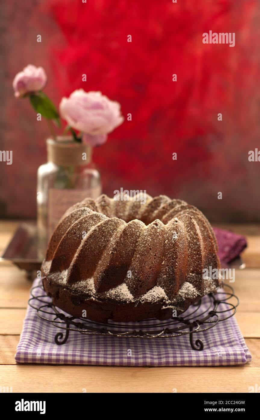 Marmorkuchen im Kühlregal, Nahaufnahme Stockfoto