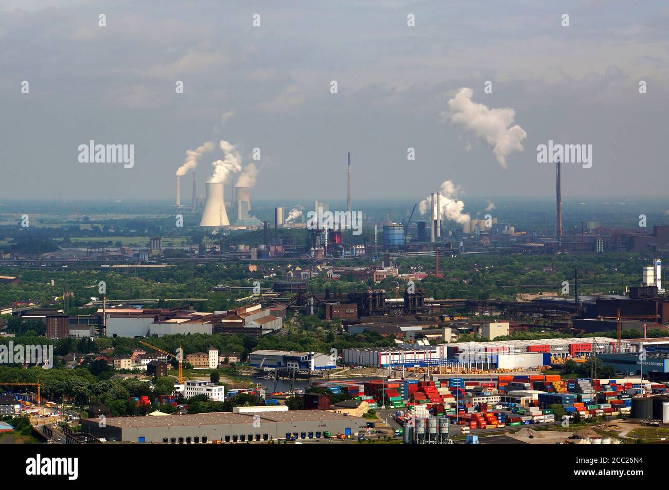 Deutschland, Duisburg, Ansicht des Kraftwerks in Stadt Stockfoto Deutschland, Duisburg, Ansicht des Kraftwerks in Stadt Stockfoto