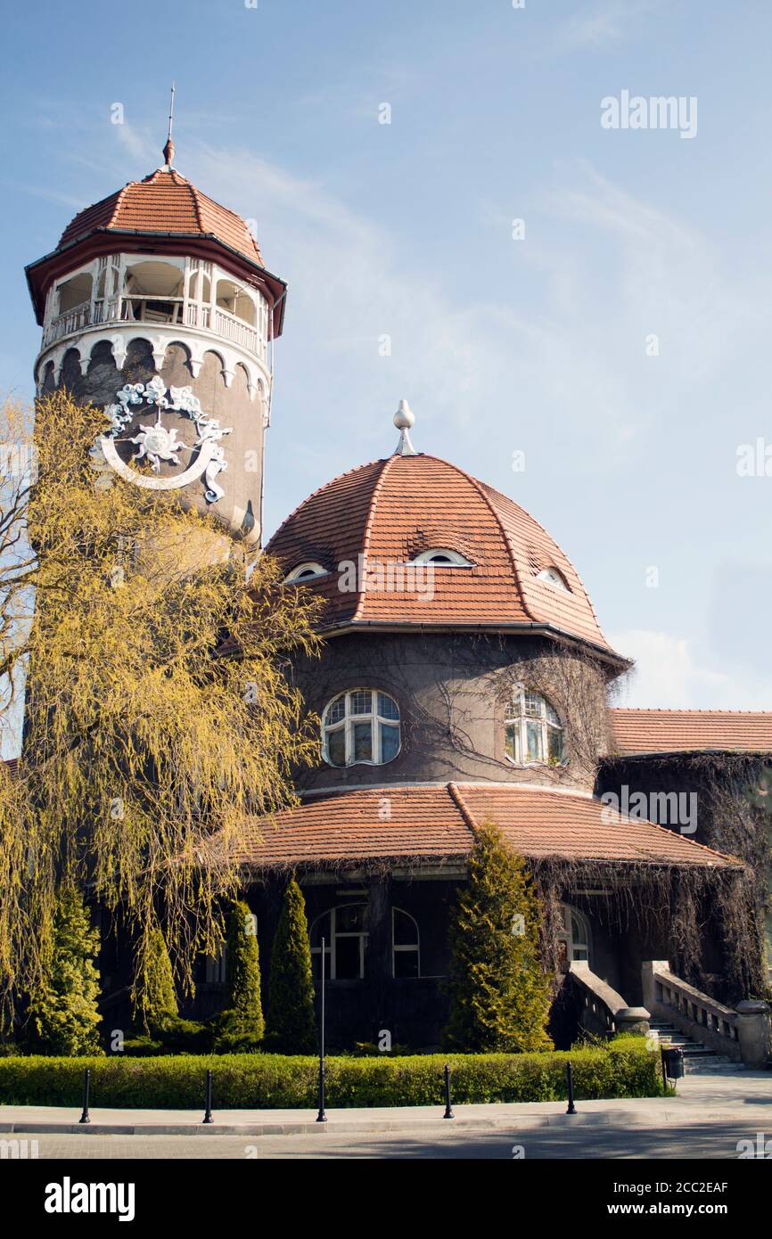 Das Hauptsymbol von Svetlogorsk frühen Rauschen - Turm von Kommunale Hydropathie Stockfoto