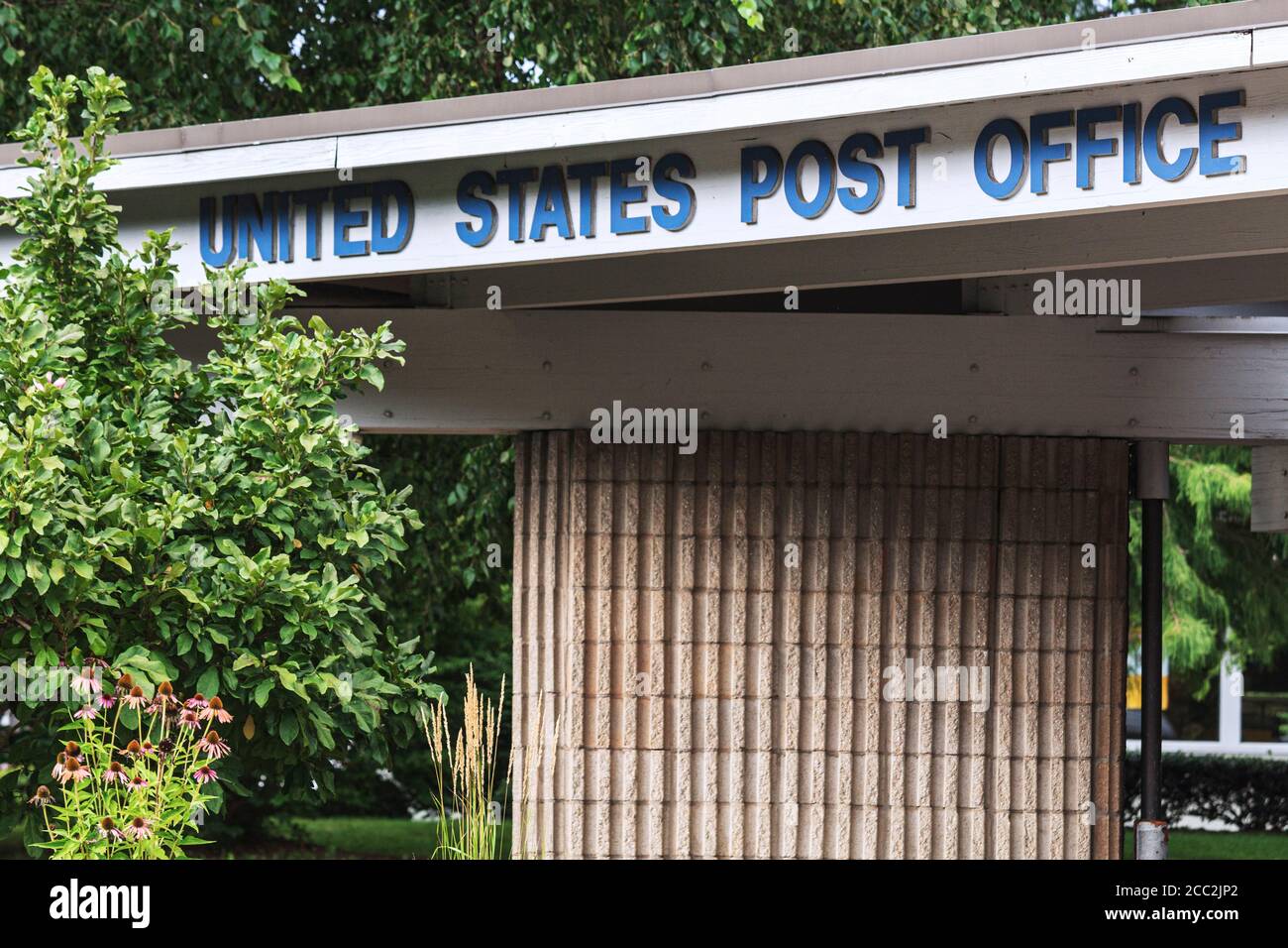 Die Briefe auf der Markise im Grace Station Post Office lautete "United States Post Office" in Asheville, NC, USA Stockfoto