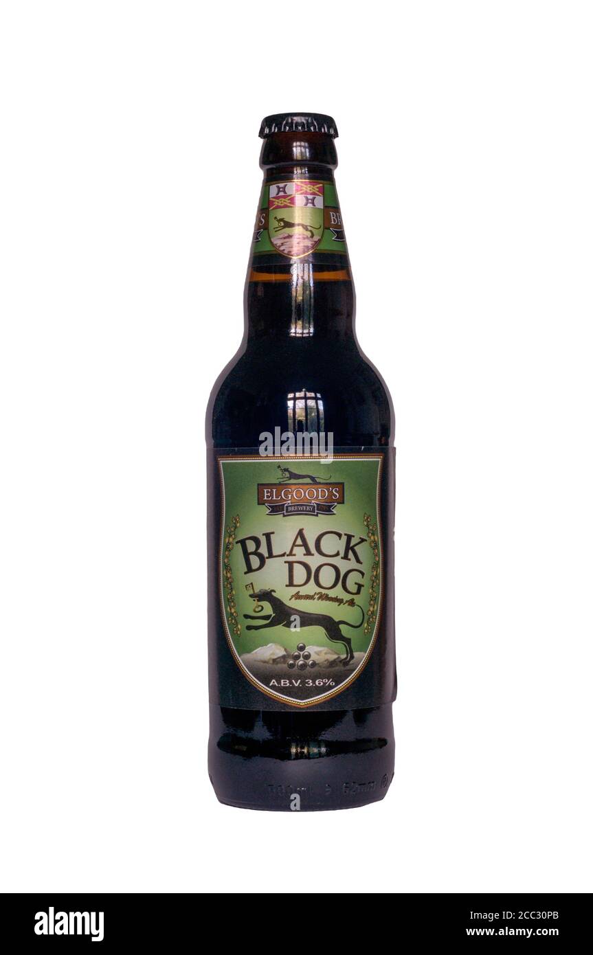 Eine Flasche Elgood's Black Dog, eine dunkle Milde mit einer Stärke von 3.6% ABV. Stockfoto