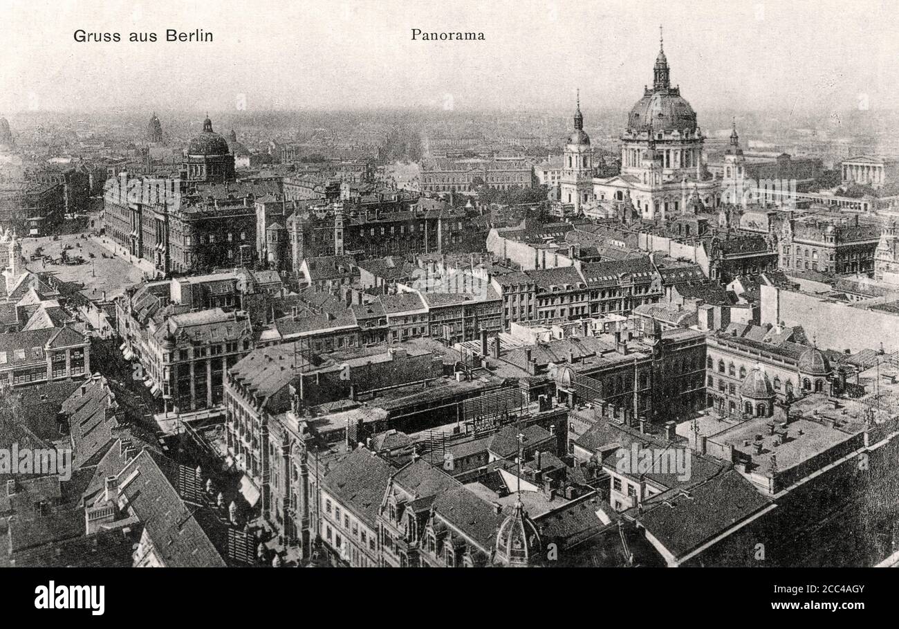 Das Alte Berlin. Berlin Panorama Postkarte vor 1914. Auf dem Foto befindet sich das zentrale Berliner Viertel: Königstraße (später Georgenstraße) mit dem Haupteingang zum Th Stockfoto