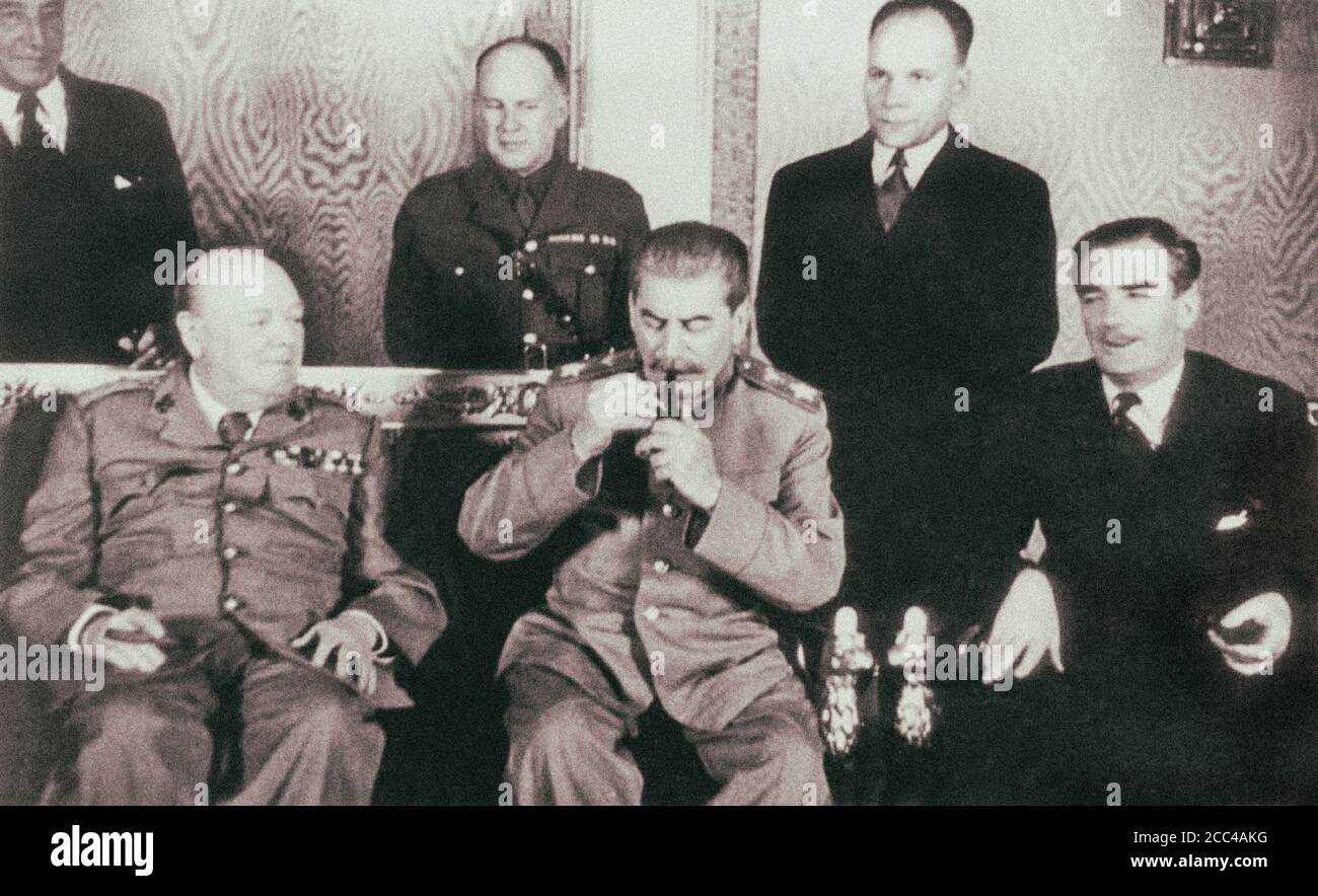 Der kommunistische Führer der UdSSR, Joseph Stalin, und der britische Premierminister Winston Churchill bei bilateralen Gesprächen im Oktober 1944 in Moskau. Moskau, UdSSR. Stockfoto