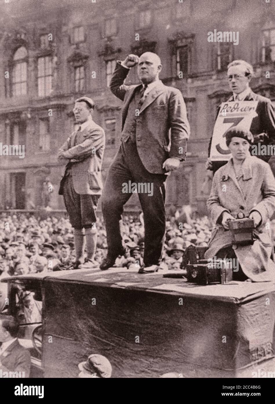 Ernst Thälmann (1886 – 1944) war ein deutscher kommunistischer Politiker und von 1925 bis 1933 Vorsitzender der Kommunistischen Partei Deutschlands (KPD). Ein engagierter Stal Stockfoto
