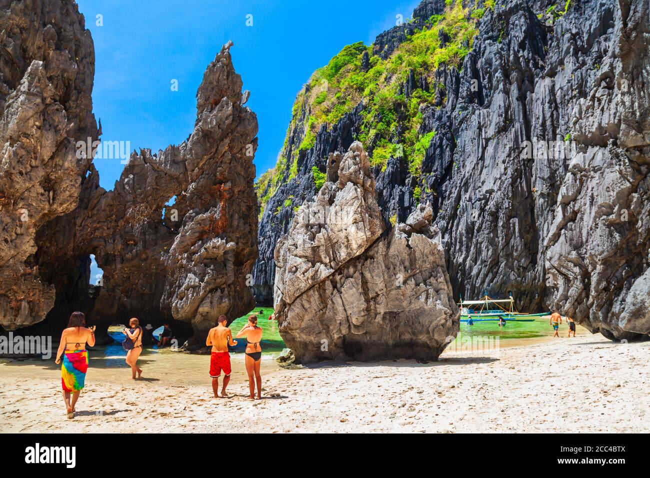 Landschaft der schönen Bergklippe im Meer, El Nido Provinz in Palawan Insel auf den Philippinen Stockfoto