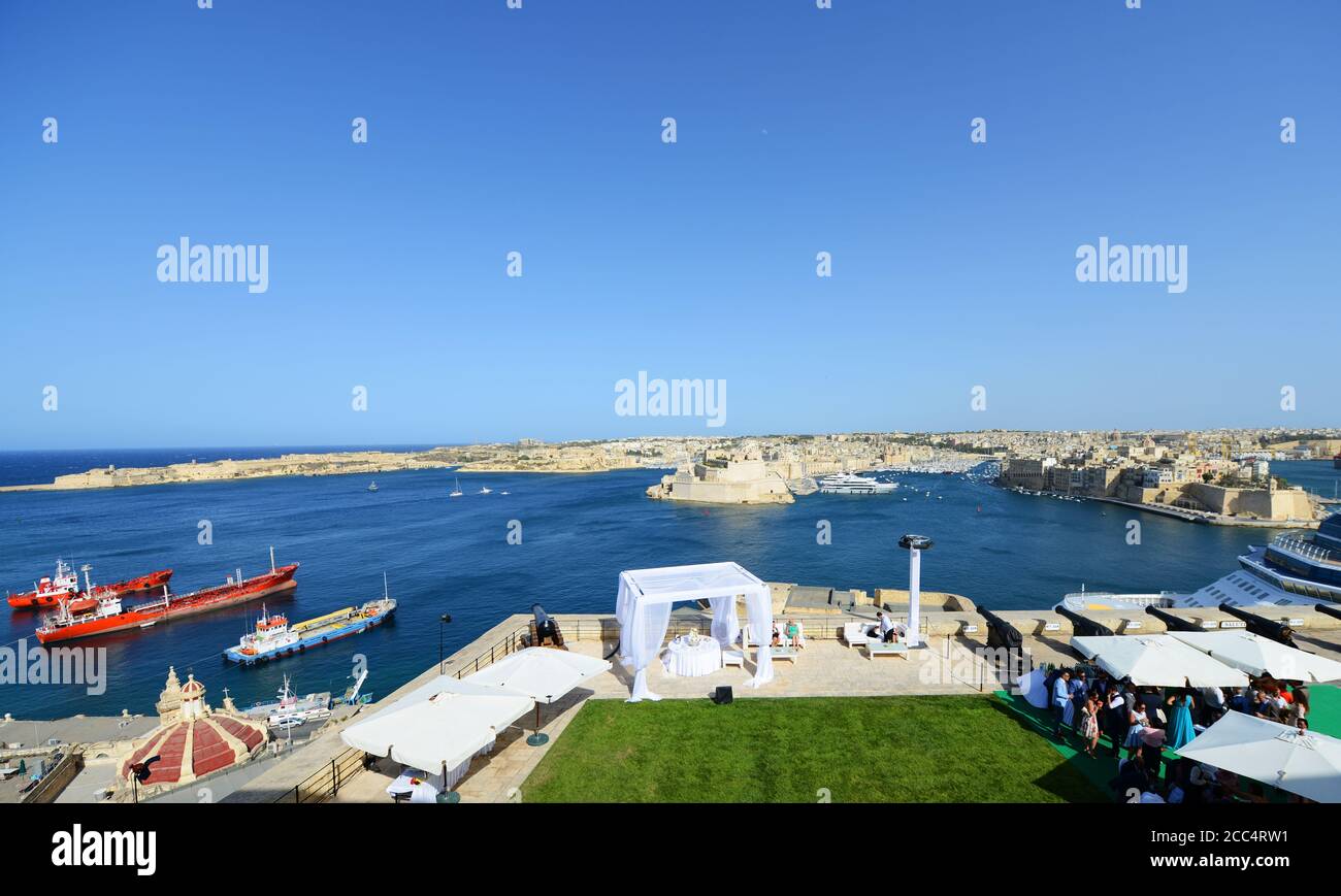 Blick auf den Grand Harbour von den Upper Barrakka Gardens in Valletta, Malta. Stockfoto