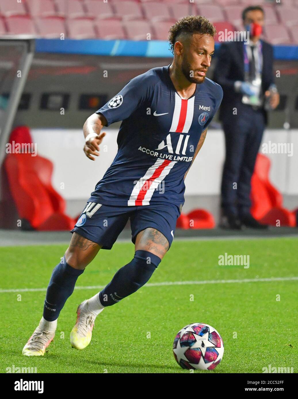 Lissabon, Lissabon, Portugal, 18. August 2020. NEYMAR, PSG 10 im Halbfinalspiel UEFA Champions League, Abschlussturnier RB LEIPZIG - PARIS SG 0-3 in der Saison 2019/2020, Fotograf: © Peter Schatz / Alamy Live News / Frank Hoermann/ SVEN SIMON/ Pool - die UEFA-VORSCHRIFTEN VERBIETEN DIE VERWENDUNG VON FOTOS als BILDSEQUENZEN und/oder QUASI-VIDEO - Nationale und internationale Nachrichtenagenturen OUT redaktionelle Verwendung Stockfoto