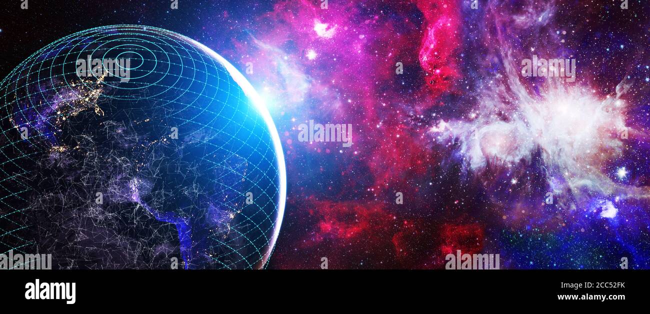 Internet-Business. Globales Weltnetzwerk und Telekommunikation auf Erde und IoT. Elemente dieses Bildes, die von der NASA eingerichtet wurden Stockfoto