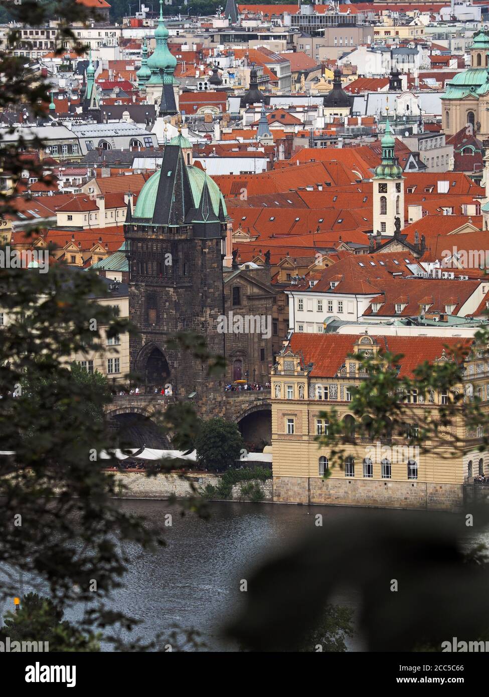 Blick auf Prag und die Moldau vom Petrin-Hügel, Prag, Tschechische Republik Stockfoto