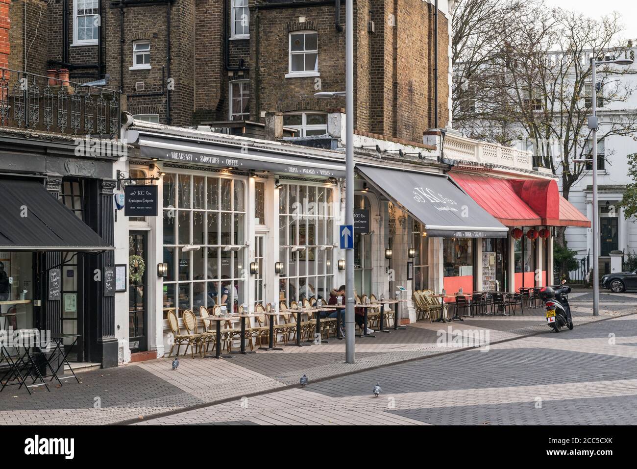 Das Kensington Creperie am südlichen Ende der Exhibition Road, South Kensington, London, an der Kreuzung mit der Thurloe Street Stockfoto