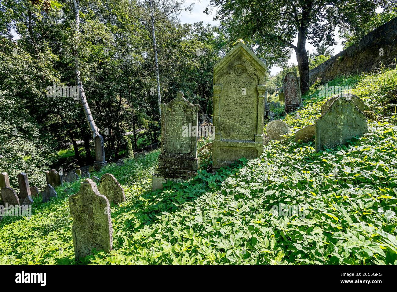 Der jüdische Friedhof in Třebíč aus der ersten Hälfte des 17. Jahrhundert in der UNESCO-Liste des Weltkulturerbes im Jahr 2003 Stockfoto