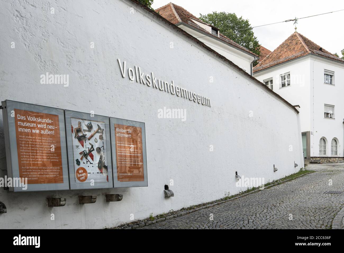 Graz, Österreich. August 2020. Außenansicht des Folkloremuseums im historischen Stadtzentrum Stockfoto