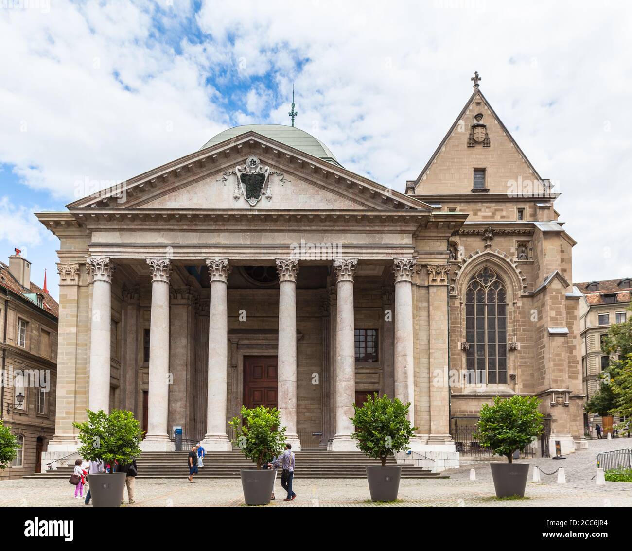 Genf, Schweiz - 23. August 2014 - die Vorderansicht der Kathedrale St. Pierre in Genf, einer Kathedrale der Reformierten Evangelischen Kirche G Stockfoto