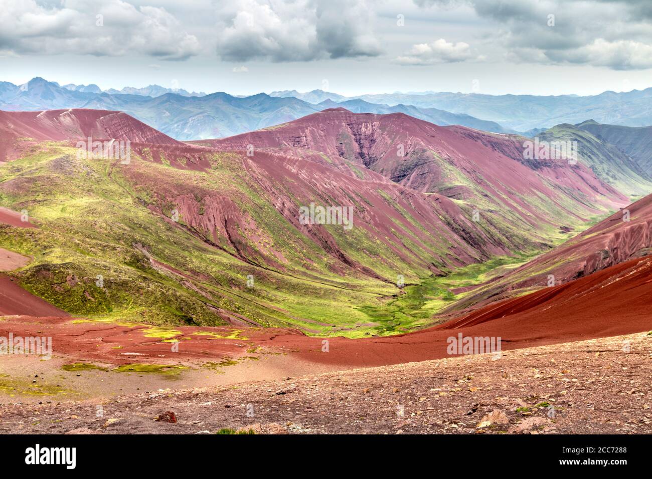 Panorama der Roten Tal Berge in den Anden, Peru Stockfoto