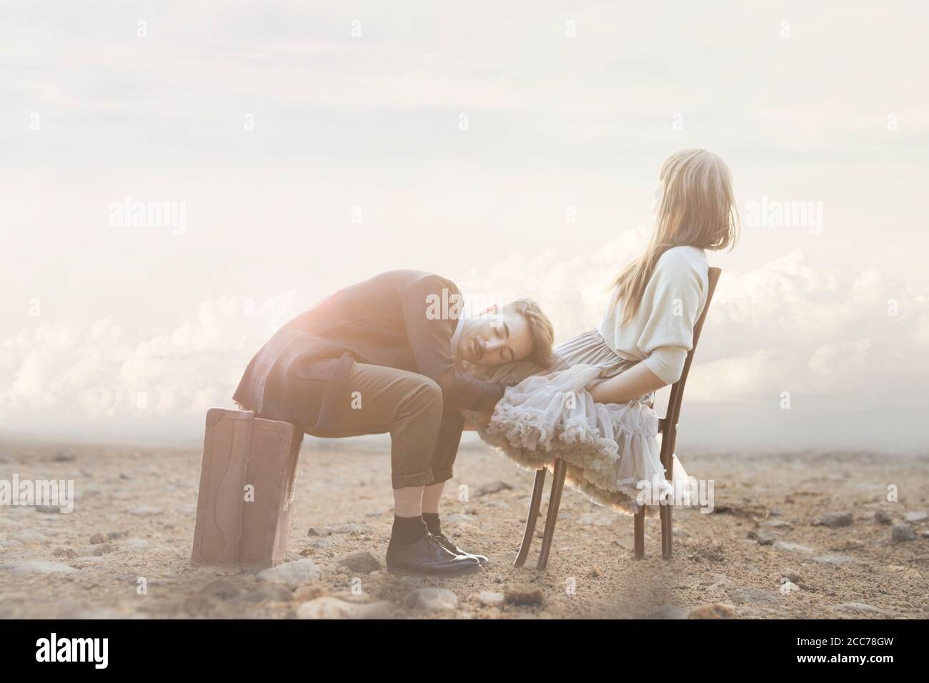 Romantische Szene eines Paares mit Gesten der Zuneigung in Eine surreale Atmosphäre Stockfoto