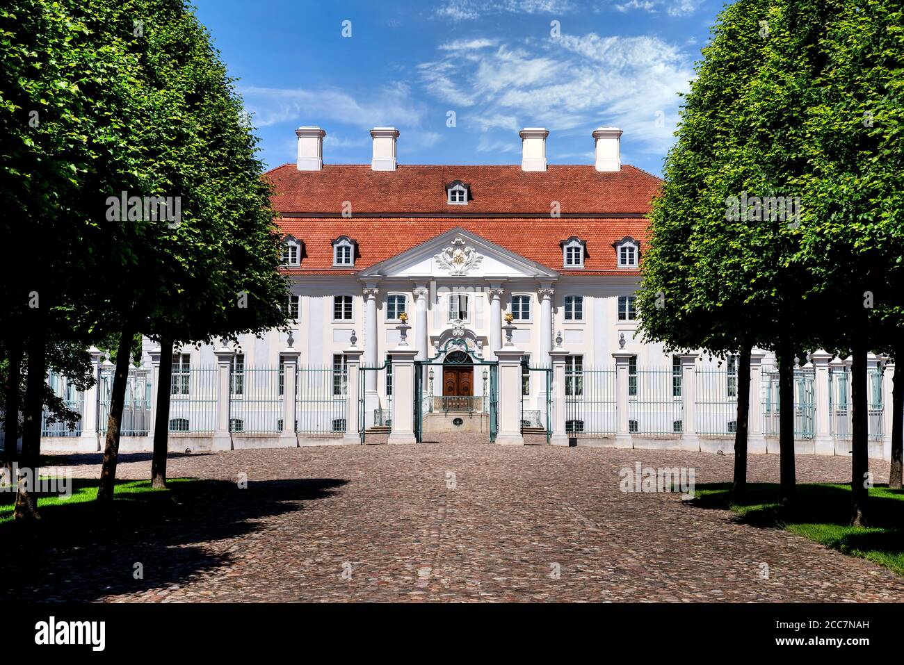 Schloss Meseberg ist ein Barockschloss in Brandenburg aus dem 18. Jahrhundert. Es wird als Gästehaus der Bundesregierung genutzt. Stockfoto