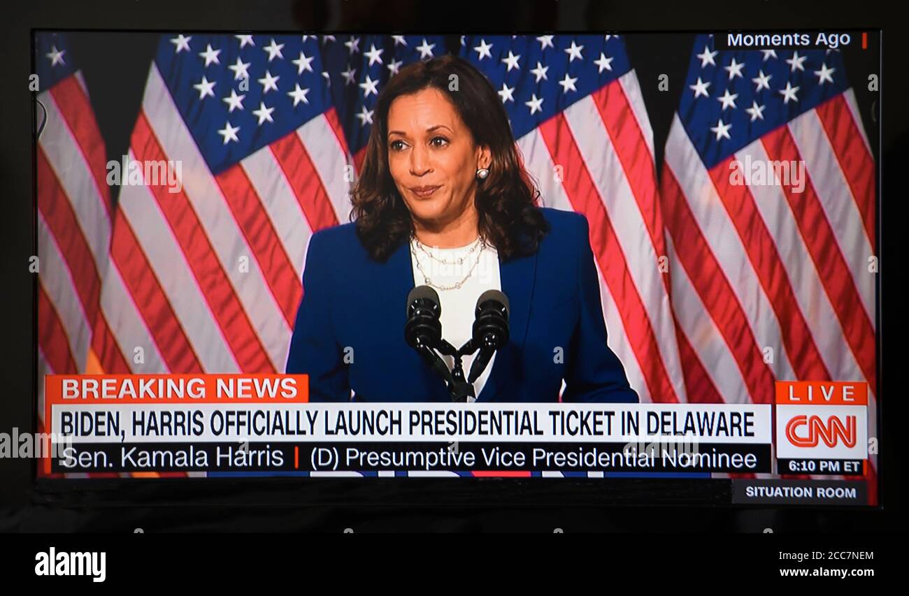 Eine Fernsehbildschirmung der CNN-Berichterstattung von Joe Biden und Kamala Harris kurz nachdem sie ihren gemeinsamen Wahlkampf 2020 begannen. Stockfoto