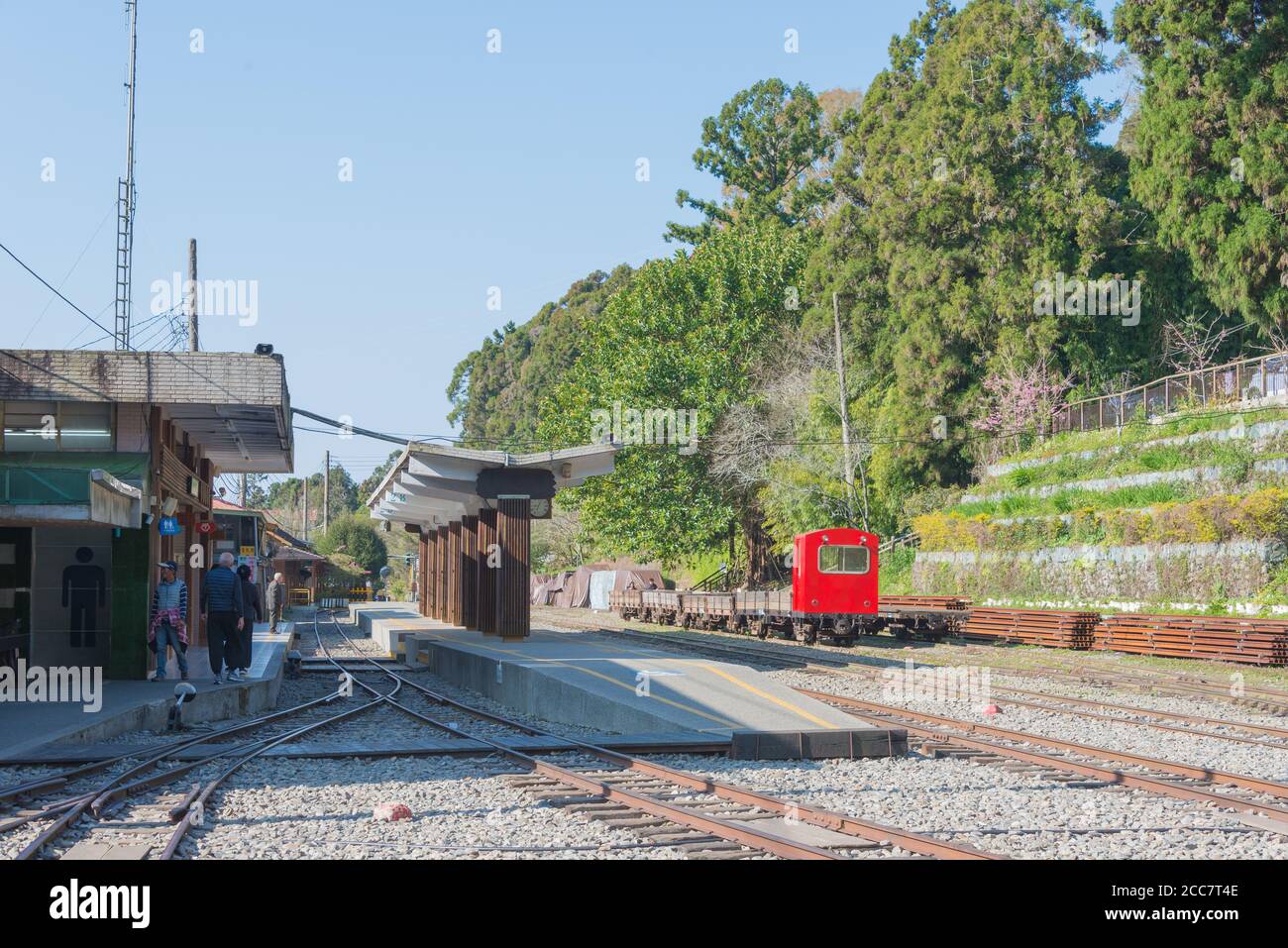 Fenqihu Bahnhof in Zhuqi Township, Chiayi County, Taiwan. Alishan Forest Railway ist ein 86 km langes Netz von 762mm Schmalspurbahn. Stockfoto