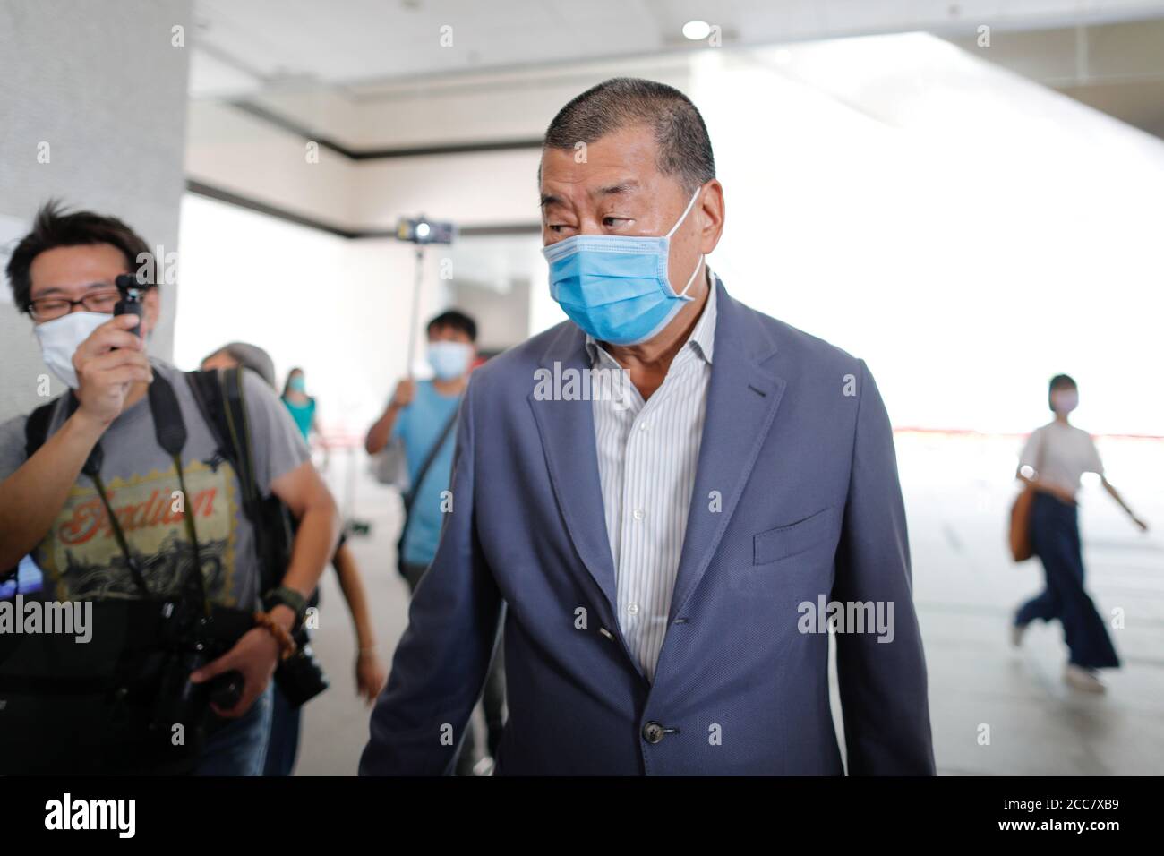 Der Medienmogul Jimmy Lai Chee Ying Grunder Von Apple Daily Trifft Die Gerichte Der Magistraten Von West Kowloon Ein Um Sich Einer Kriminellen Einschuchterungsklage In Hongkong China Am 20 August 2020 Zu Stellen