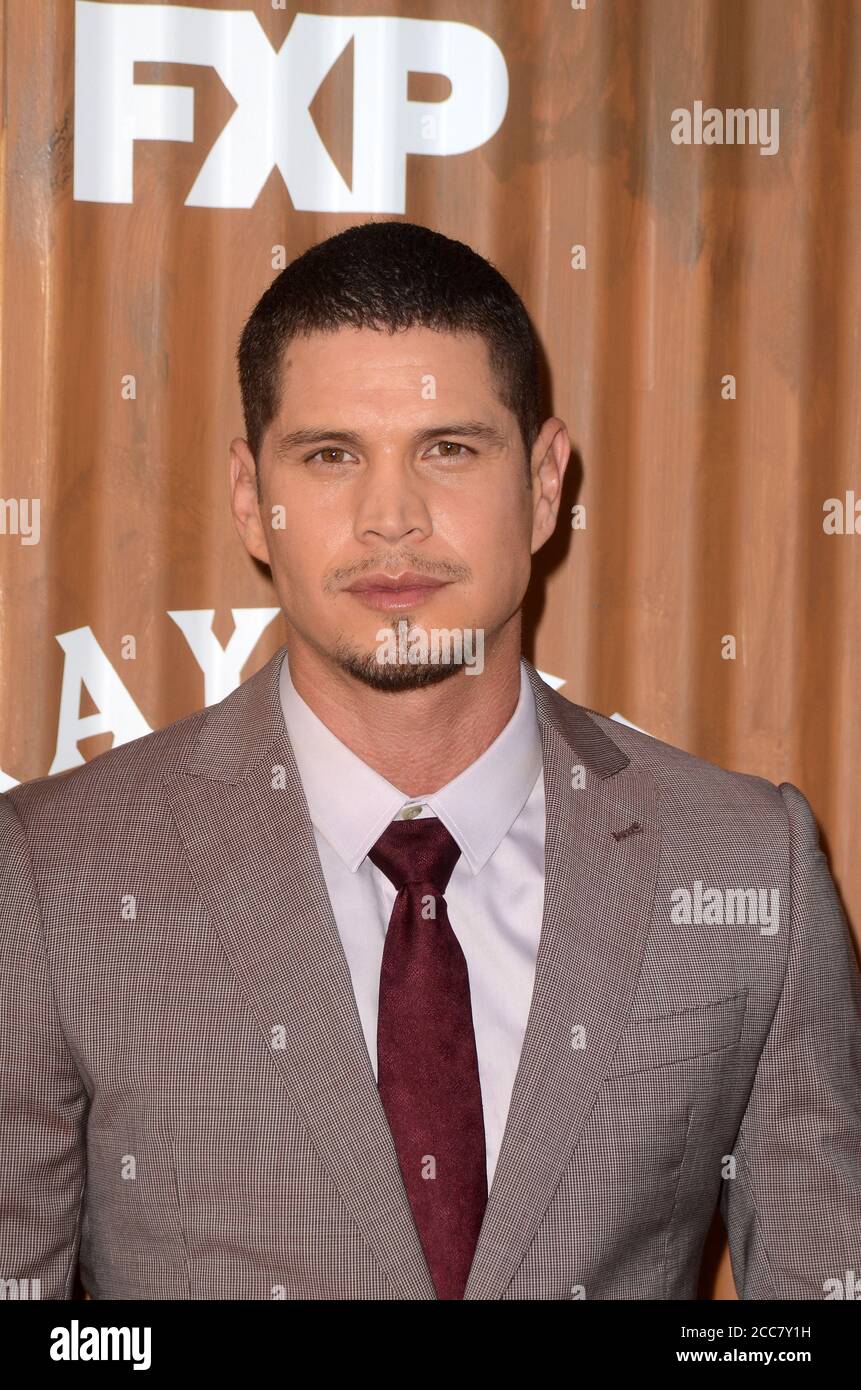 LOS ANGELES - AUG 28: JD Pardo bei der Mayans M.C. Red Carpet Premiere im TCL Chinese Theatre IMAX am 28. August 2018 in Los Angeles, CA Stockfoto