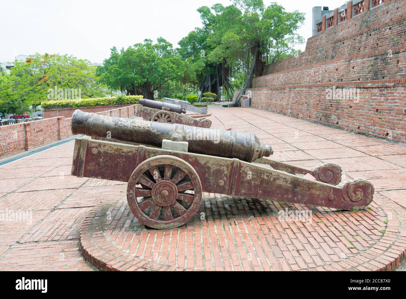 Alte Kanonen in Anping Old Fort (Fort Zeelandia) in Tainan, Taiwan. War eine Festung über zehn Jahre von 1624 bis 1634 von den Holländern gebaut. Stockfoto