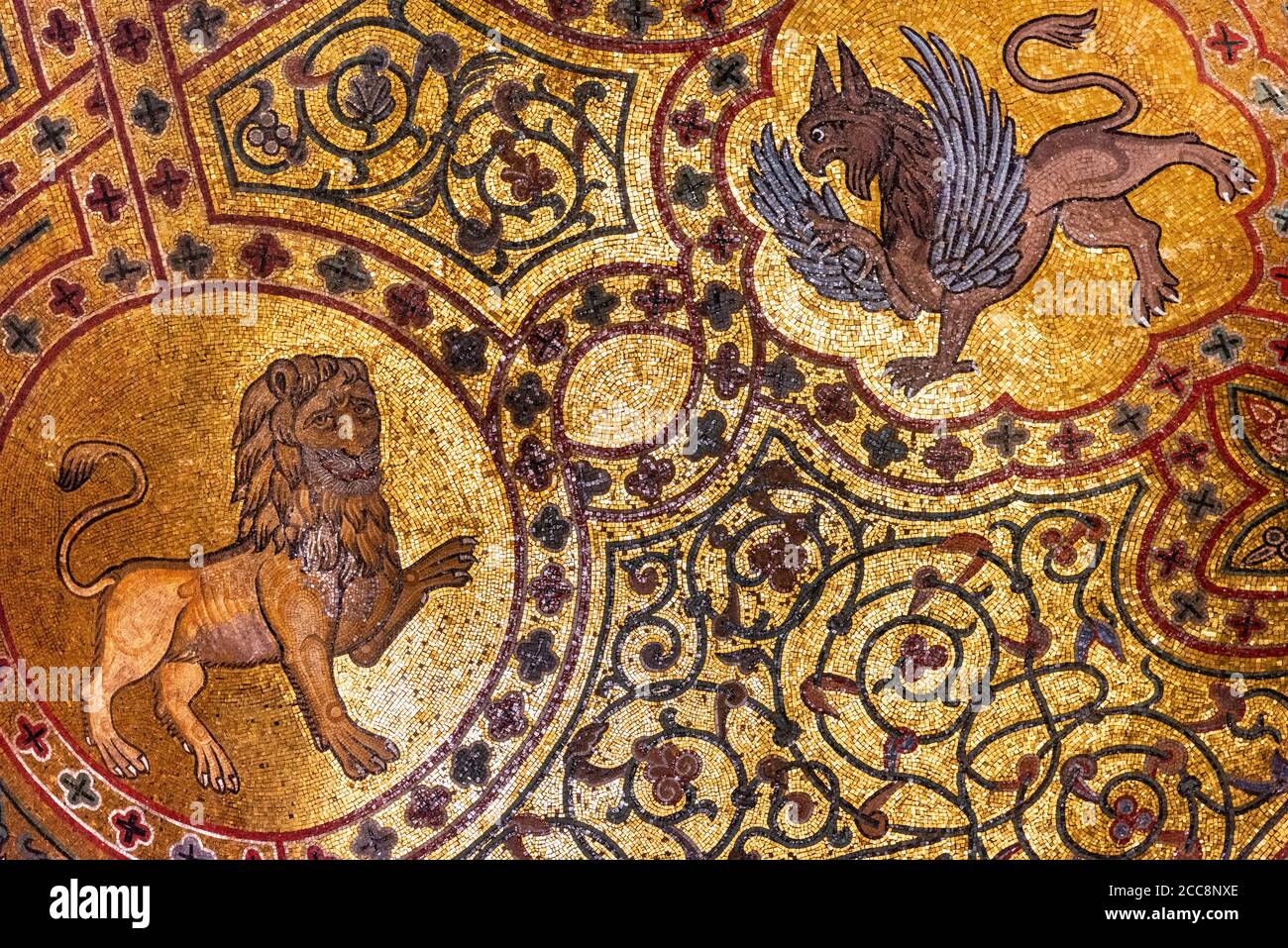 Mosaiken aus dem 12. Jahrhundert, die das Innere des Sala Di Ruggero schmücken, Raum Roger II, im Palazzo dei Normanni, Zentral Palermo. Sizilien. Stockfoto