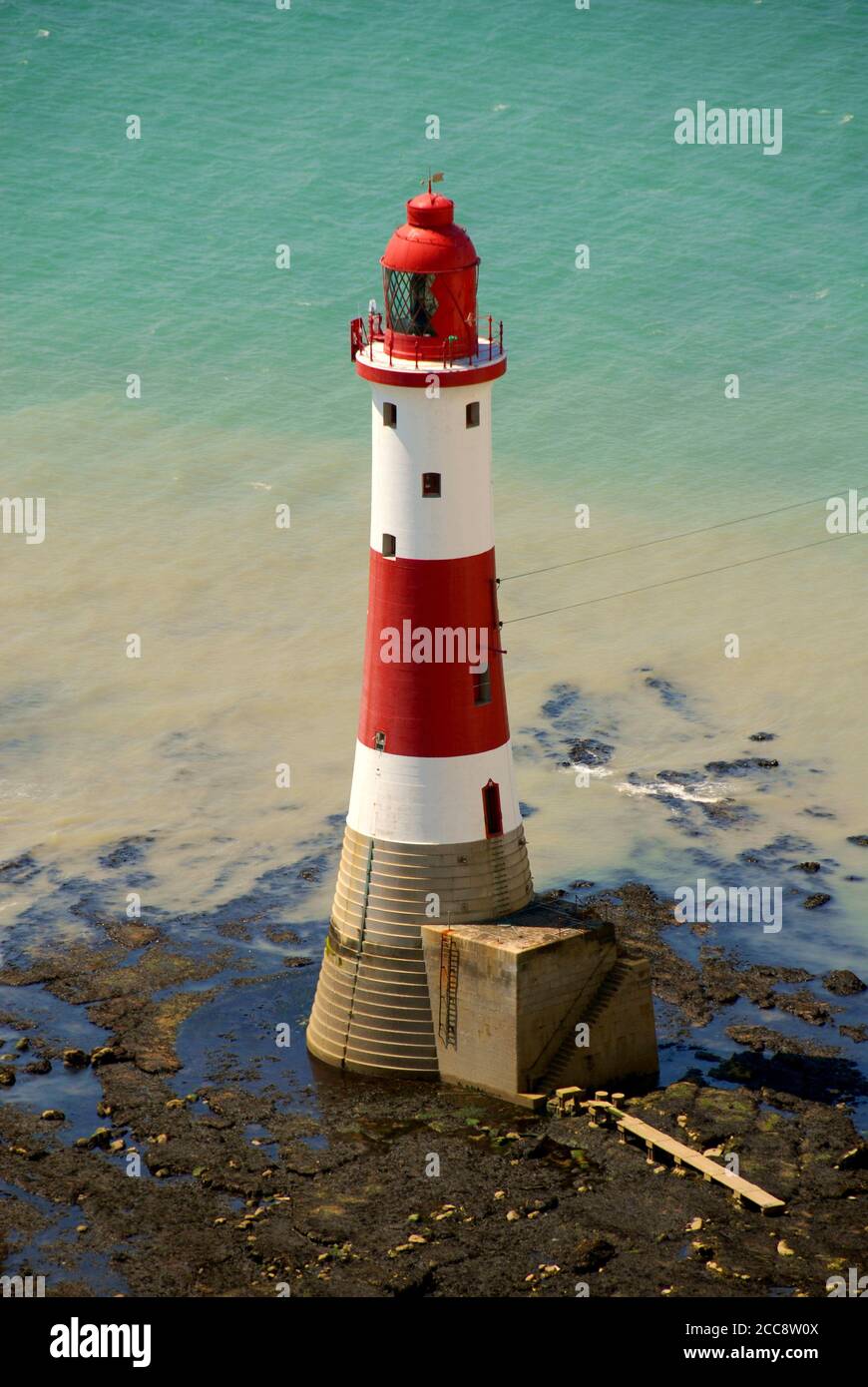 Beachy Head Leuchtturm, East Sussex, England bei Ebbe Stockfoto