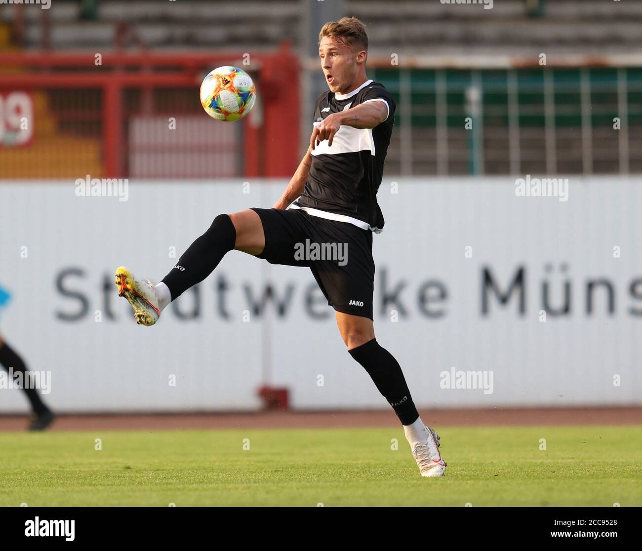 firo: 19.08.2020, Fuvuball: Fußball: Regionalliga: Testspielsaison 2020/21 SC Preuvuen Mvºnster, SCP, Preussen Münster Individual Action, Joel Grodowski weltweit im Einsatz Stockfoto