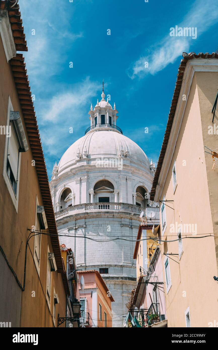 National Pantheon, auch bekannt als die Kirche Santa Engracia, ist ein Denkmal aus dem 17. Jahrhundert in Lissabon, Portugal Stockfoto