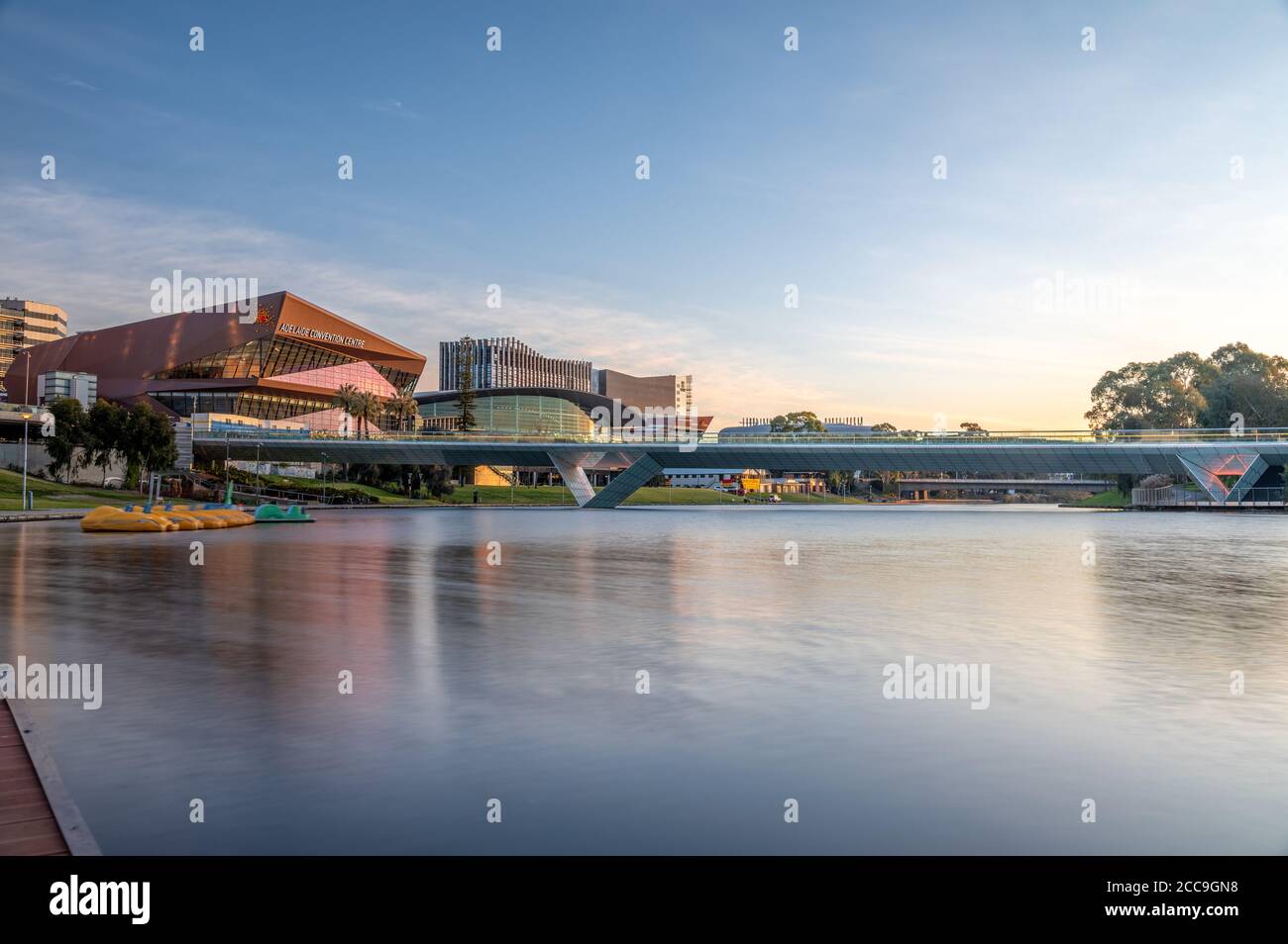 Adelaide, South Australia - Torrens Riverbank Precinct at Sunset Stockfoto