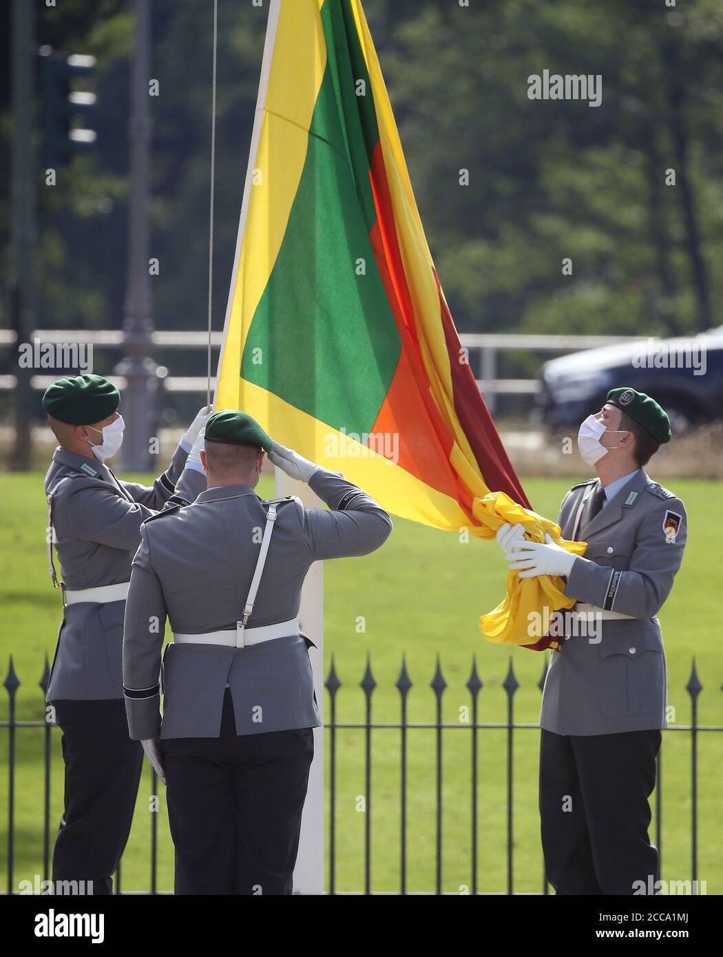 Sri lanka deutschland flagge -Fotos und -Bildmaterial in hoher Auflösung –  Alamy