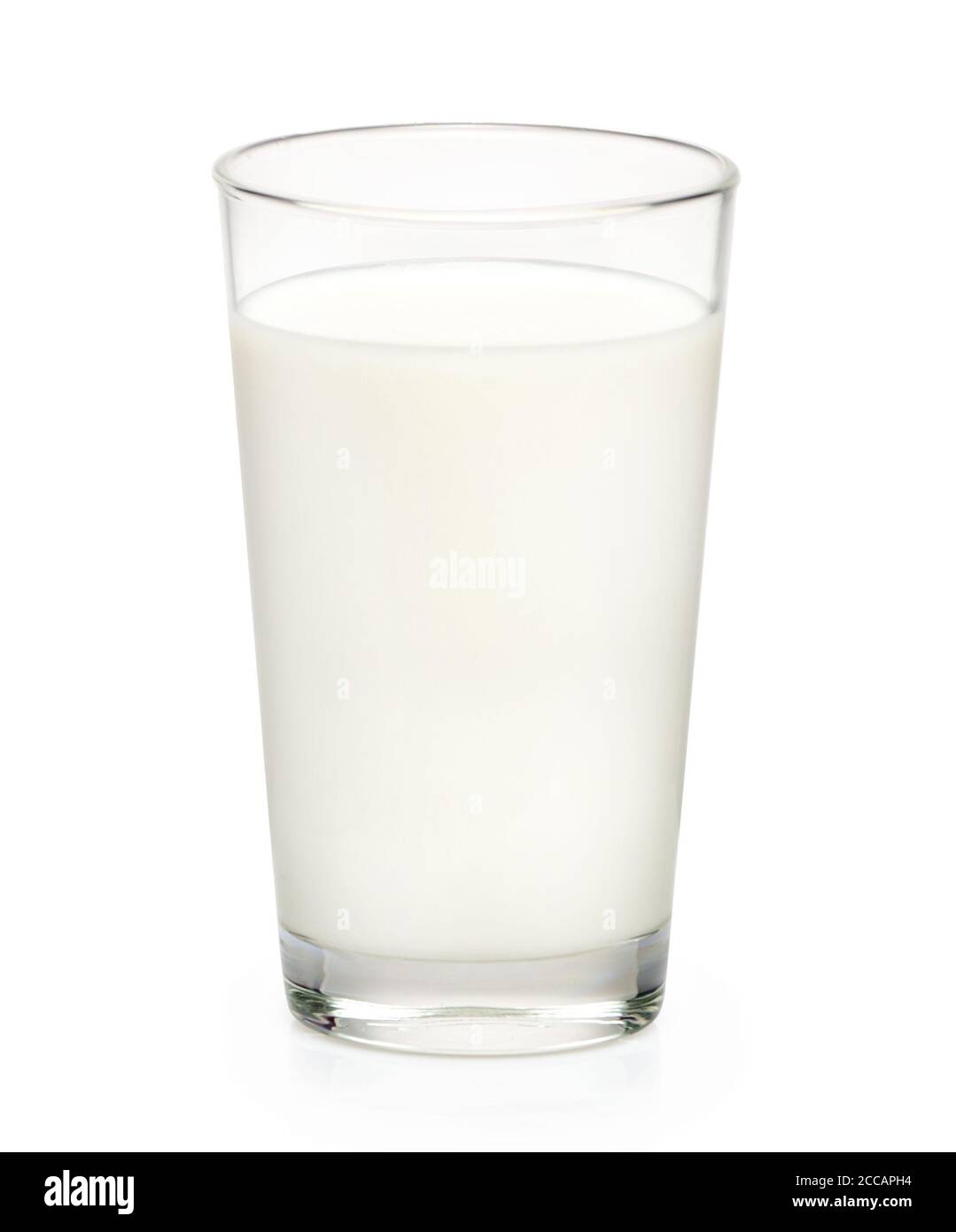 Glas Milch isoliert auf weißem Hintergrund Stockfoto